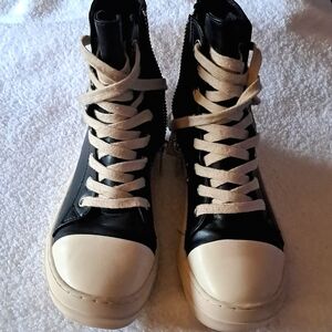 woman size 6 black and cream Rick Owen's